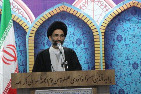 امام جمعه کاشان:‌ جبهه دشمن در حال تضعیف است