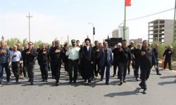 جاماندگان اربعین در کاشان/ عاشقان حسینی به یاد مظلوم کربلا پیاده‌روی کردند