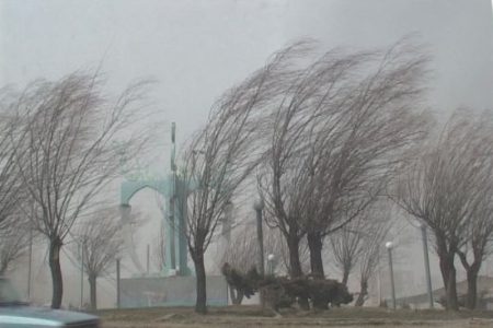 صدور هشدار نارنجی هواشناسی در کاشان/ باد شدید کاشان را در می‌نوردد