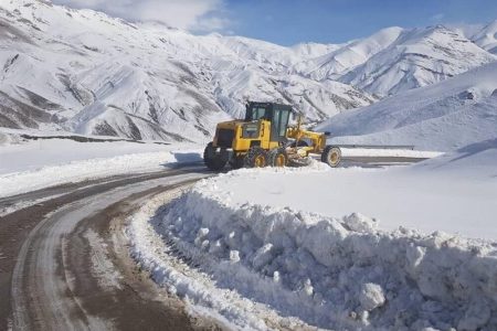 برف‌روبی و بازگشایی ۱۱۰۰کیلومتر از محورهای مواصلاتی کاشان